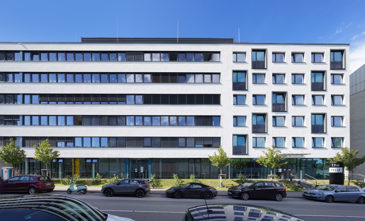 Leitzstraße – Front